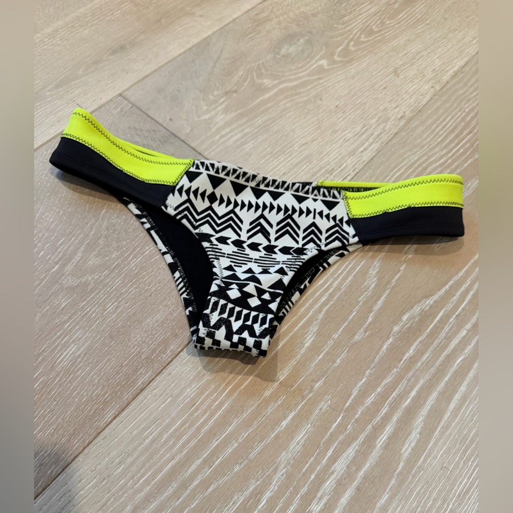 Rip Curl Black and White Aztec Bikini Bottom with neon yellow M
